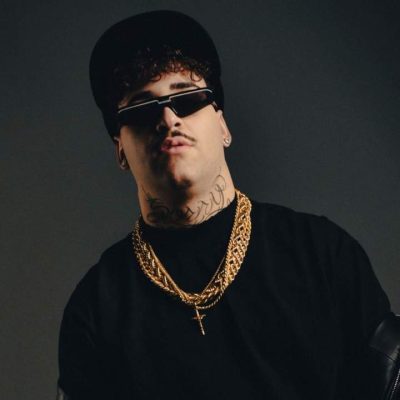 Le-one, uno dei nomi emergenti più virali della scena rap campana, è pronto a fare un passo importante nella sua carriera discografica.